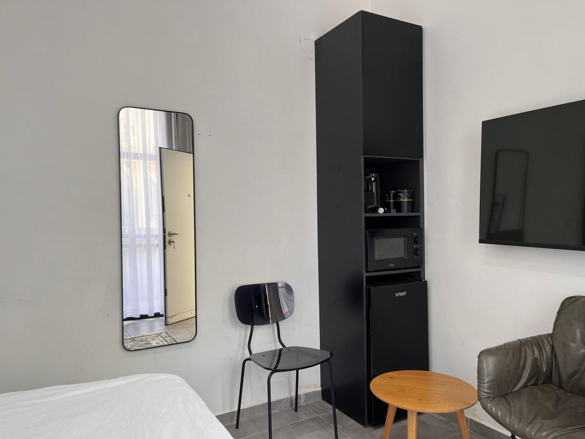 Yona 8 Bed and Breakfast Tel Aviv Rum bild