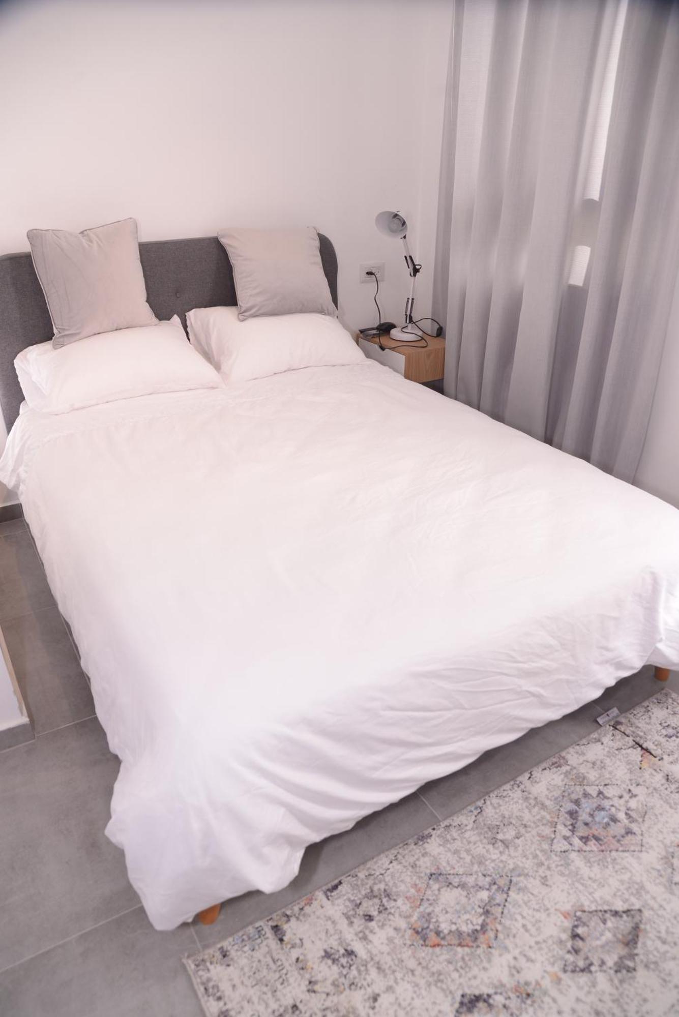 Yona 8 Bed and Breakfast Tel Aviv Rum bild