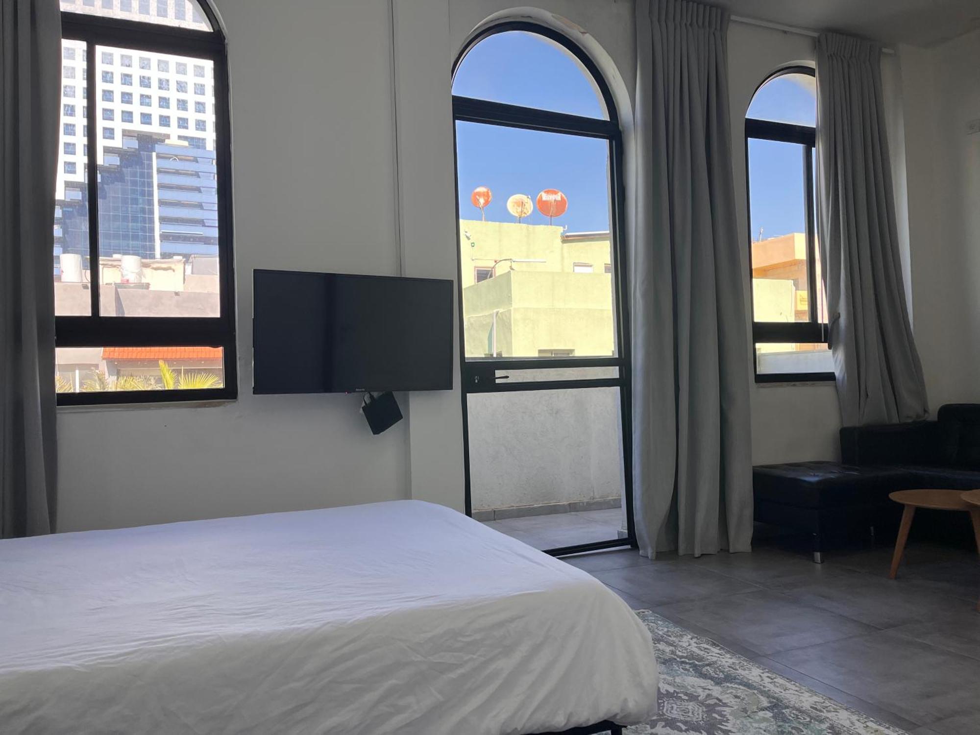 Yona 8 Bed and Breakfast Tel Aviv Rum bild