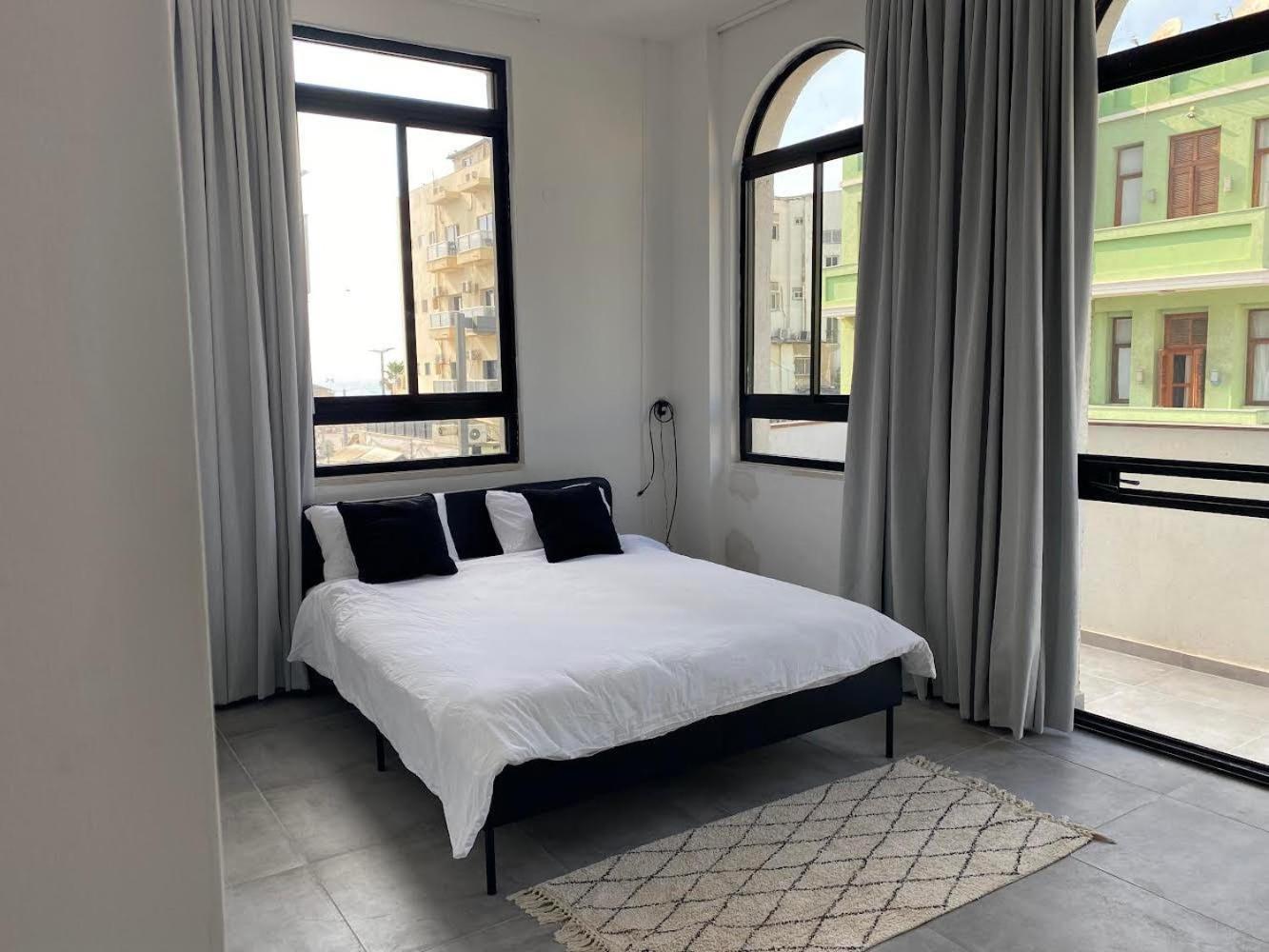 Yona 8 Bed and Breakfast Tel Aviv Rum bild