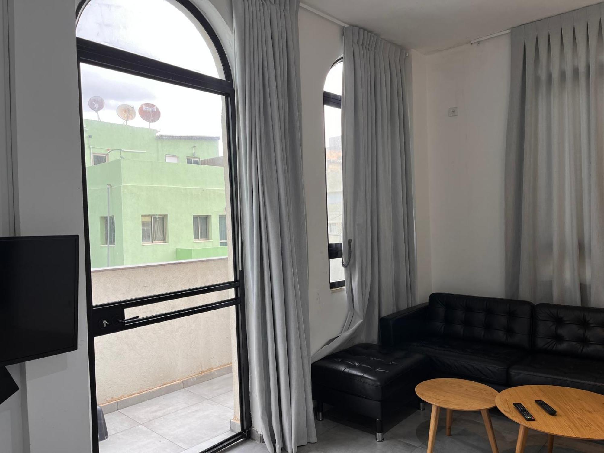 Yona 8 Bed and Breakfast Tel Aviv Rum bild